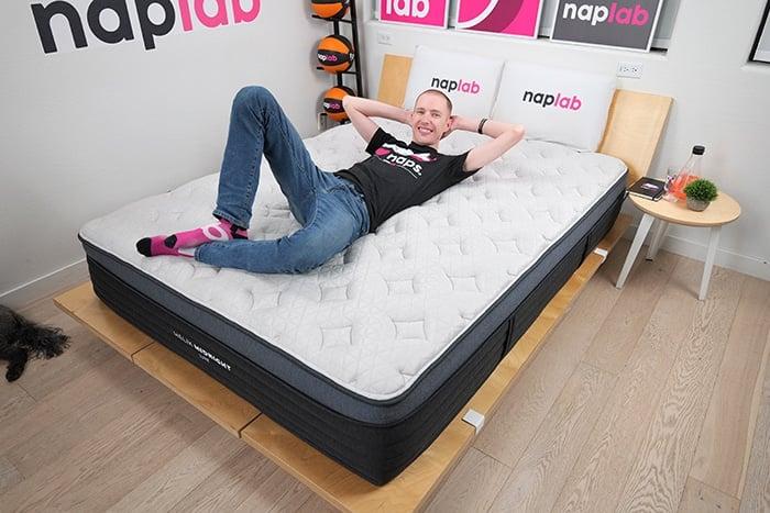 User Experiences‌ and Feedback: What Sleepers Are Saying ‍About⁣ Helix Midnight
